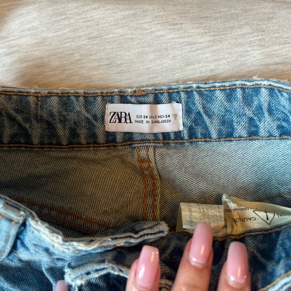 Zara Straight Leg Jeans - Picture 2 of 3